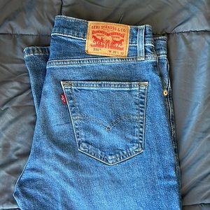 Mens Levi’s jeans -511 size 33 W 32 L